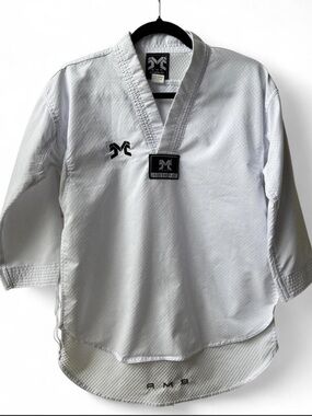 BMA Best Martial Arts Taekwondo Uniform Dobok Top White V-Neck Unisex Kids Sz 0